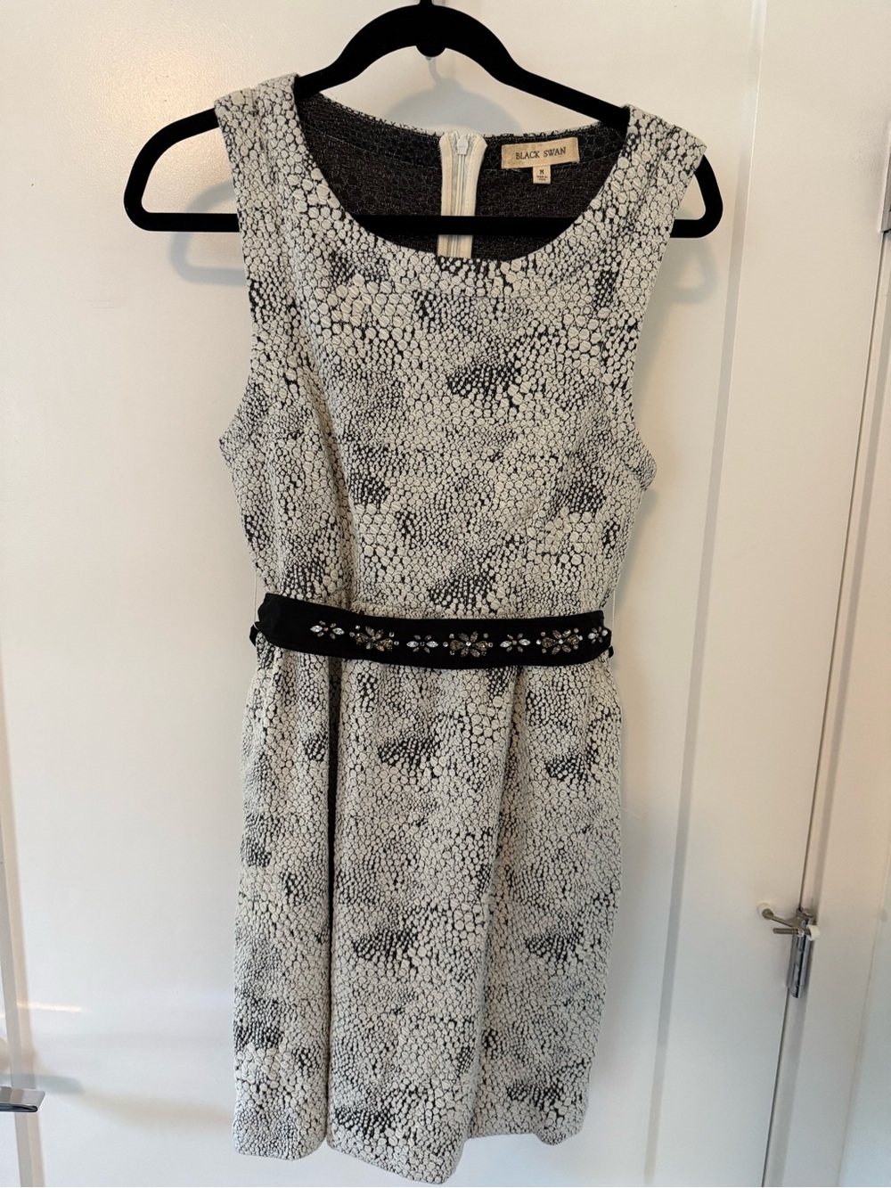 Beautiful belted Black Swan medium dress with pockets